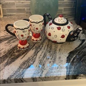 Ladybug teapot and two mugs